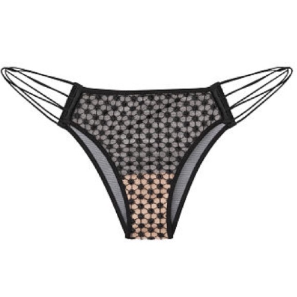 Z24 Victoria’s Secret 2pc Bundle 34C + Medium Panty NWT - Picture 4 of 9